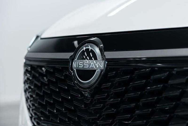 Begagnad Nissan Qashqai Acenta 158 HK (116 kW) 2024 Pearl black SUV