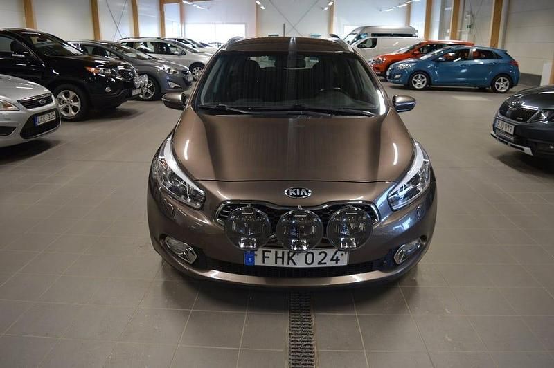 Begagnad Kia Ceed Sportswagon Comfort 128 HK (94 kW) 2014 Grå Kombi