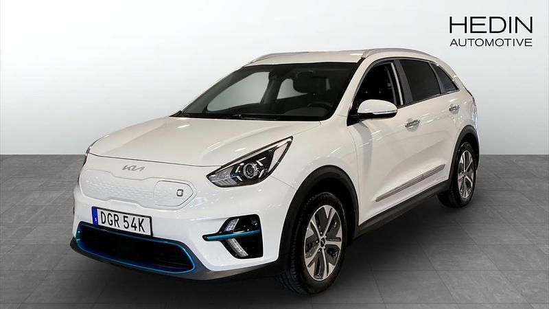 Vit (white) Begagnad 2022 Kia e-Niro Advance SUV | 294 900 kr (Marknadspris) - Bild 1/4