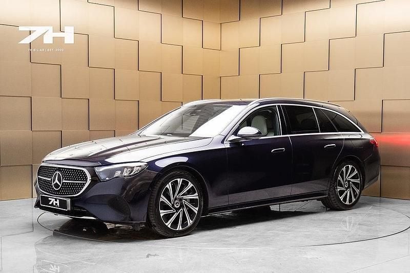Mörkblå Begagnad 2024 Mercedes E300 Avantgarde Kombi | 519 900 kr (Bra pris) - Bild 1/4