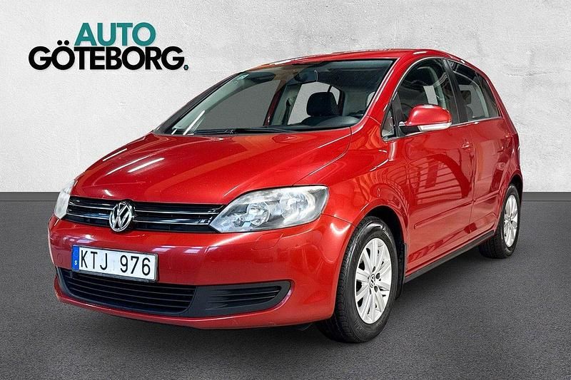 Mörkröd Begagnad 2010 VW Golf Plus Cross Minibuss | 49 900 kr (Marknadspris) - Bild 1/3