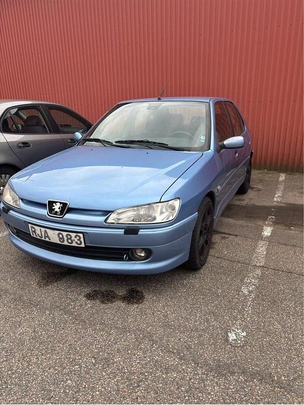 Blå Begagnad 2000 Peugeot 306 Halvkombi | 18 900 kr - Bild 1/2