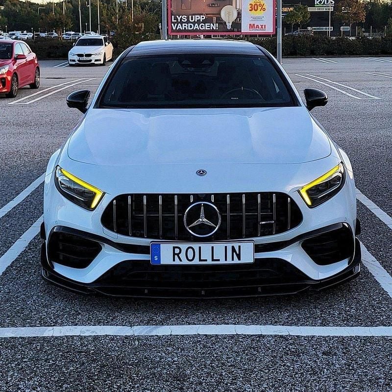 Vit Begagnad 2020 Mercedes A45 AMG AMG Halvkombi | 549 999 kr (Marknadspris) - Bild 1/4