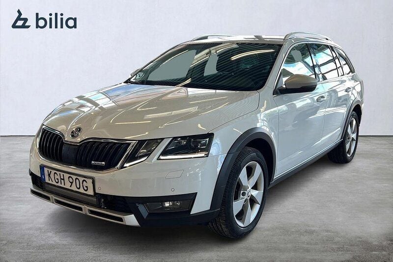 Vit Begagnad 2020 Skoda Octavia Scout Kombi | 224 900 kr (Marknadspris) - Bild 1/4
