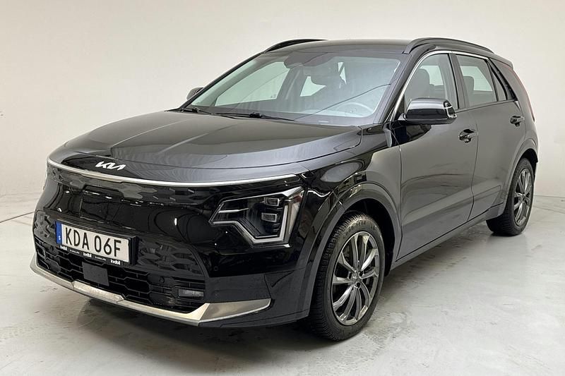 Svart Begagnad 2023 Kia e-Niro SUV | 259 000 kr (Marknadspris) - Bild 1/4