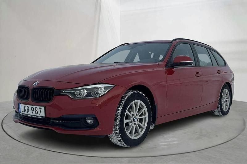 Begagnad BMW 320 Sport Line 190 HK (139 kW) 2019 Röd Kombi