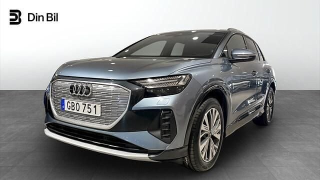Gejserblå metallic Begagnad 2022 Audi Q4 e-tron Proline SUV | 319 000 kr (Bra pris) - Bild 1/4