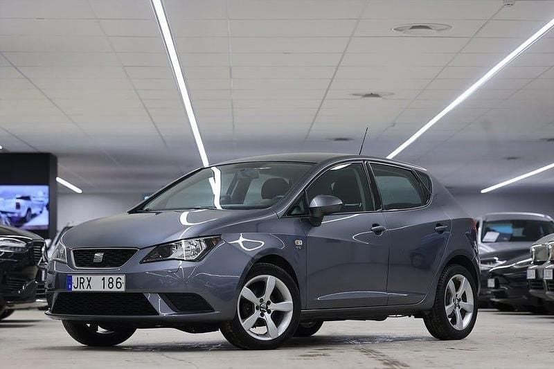 Begagnad Seat Ibiza Style 105 HK (77 kW) 2013 Grå Halvkombi
