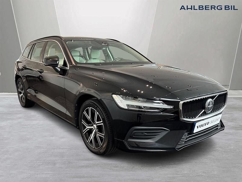 Svart Begagnad 2022 Volvo V60 Core Kombi | 249 500 kr (Bra pris) - Bild 1/3