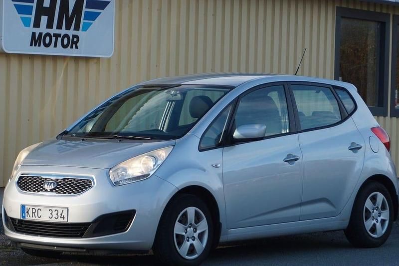 Silver Begagnad 2010 Kia Venga EX Halvkombi | 69 900 kr (Marknadspris) - Bild 1/3
