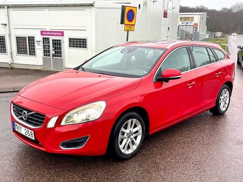 Begagnad 2012 Volvo V60 Kombi | 74 900 kr - Bild 1/4