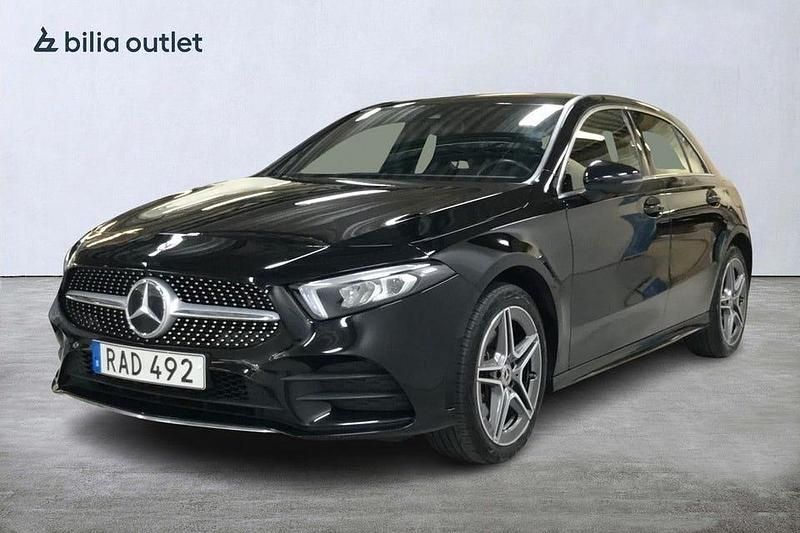 Svart Begagnad 2023 Mercedes A250 Halvkombi | 244 900 kr - Bild 1/4