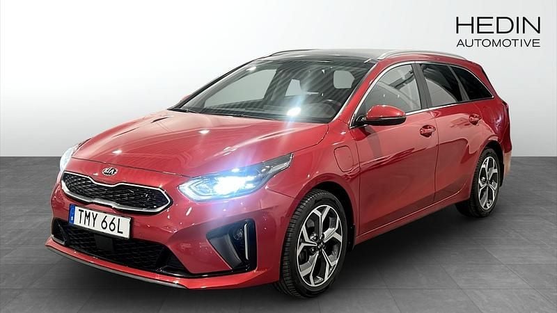 Begagnad Kia Ceed Sportswagon Advance 105 HK (77 kW) 2021 Röd Kombi
