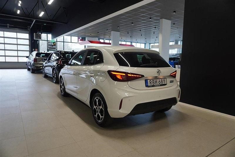 Begagnad MG MG3 Luxury 102 HK (75 kW) 2024 Okänd Halvkombi