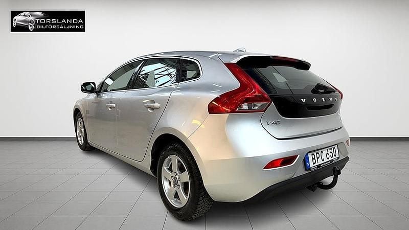 Begagnad Volvo V40 116 HK (85 kW) 2014 Silver Halvkombi