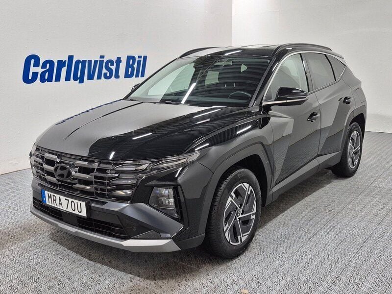 Svart metallic Begagnad 2025 Hyundai Tucson SUV | 359 000 kr (Marknadspris) - Bild 1/4