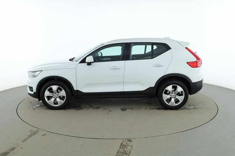Begagnad Volvo XC40 Momentum 165 HK (121 kW) 2019 Vit SUV