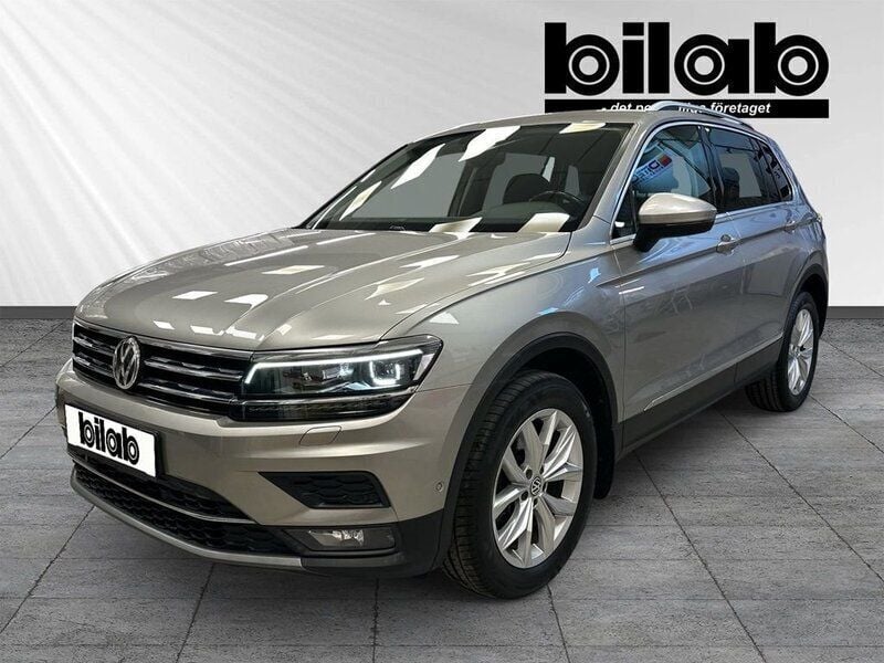 Silver Begagnad 2017 VW Tiguan SUV | 234 900 kr (Marknadspris) - Bild 1/4
