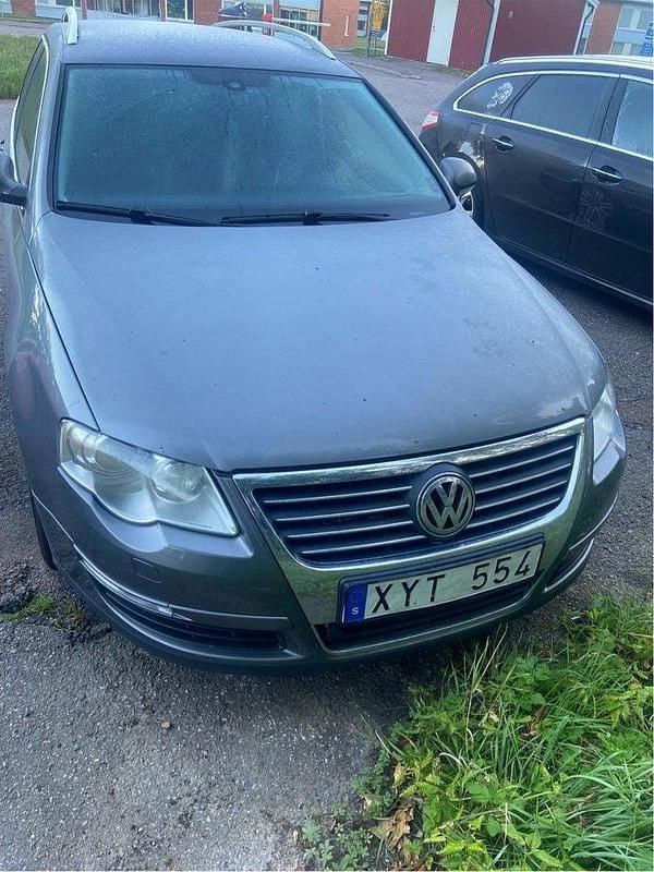 Grå Begagnad 2006 VW Passat Highline Kombi | 28 500 kr (Lite dyr) - Bild 1/4