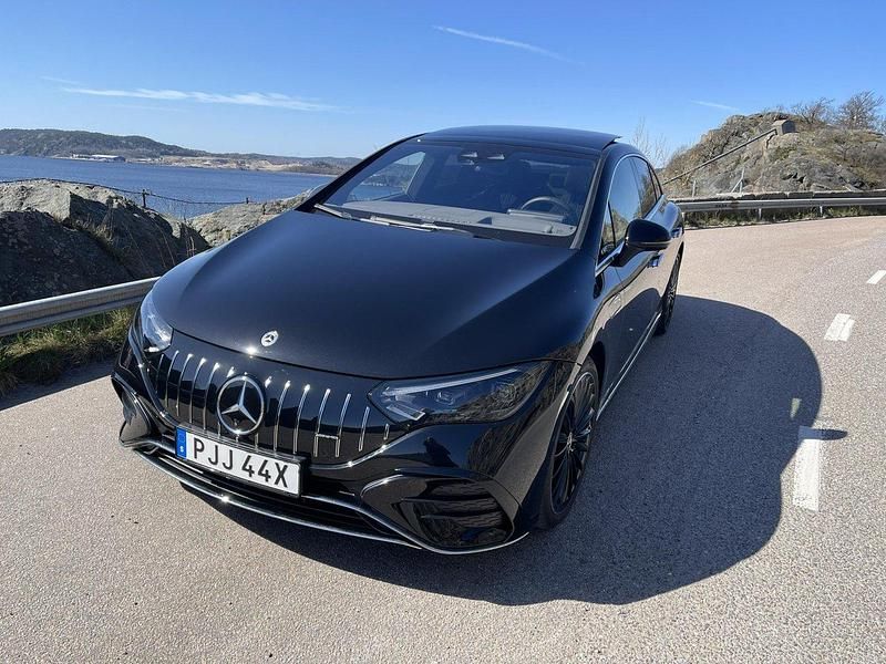 Svart Begagnad 2022 Mercedes EQE350 AMG line Sedan | 750 000 kr - Bild 1/4
