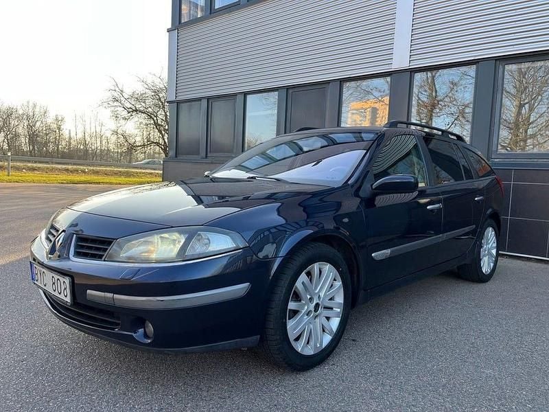 Mörkblå (blå) Begagnad 2005 Renault Laguna GrandTour Kombi | 49 000 kr (Dyr) - Bild 1/4