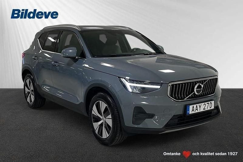 Begagnad Volvo XC40 Core 214 HK (157 kW) 2023 Grå SUV