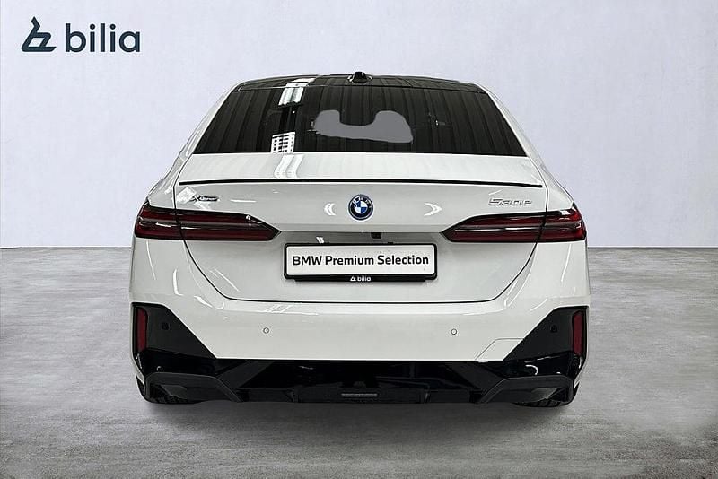 Begagnad BMW 530e M Sport 190 HK (139 kW) 2025 Vit Sedan