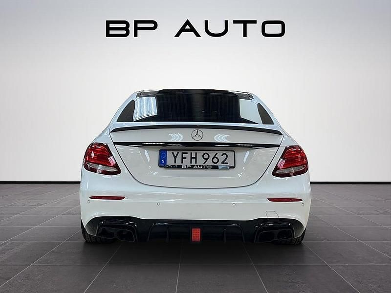 Begagnad Mercedes E220 AMG 195 HK (143 kW) 2016 Vit Sedan