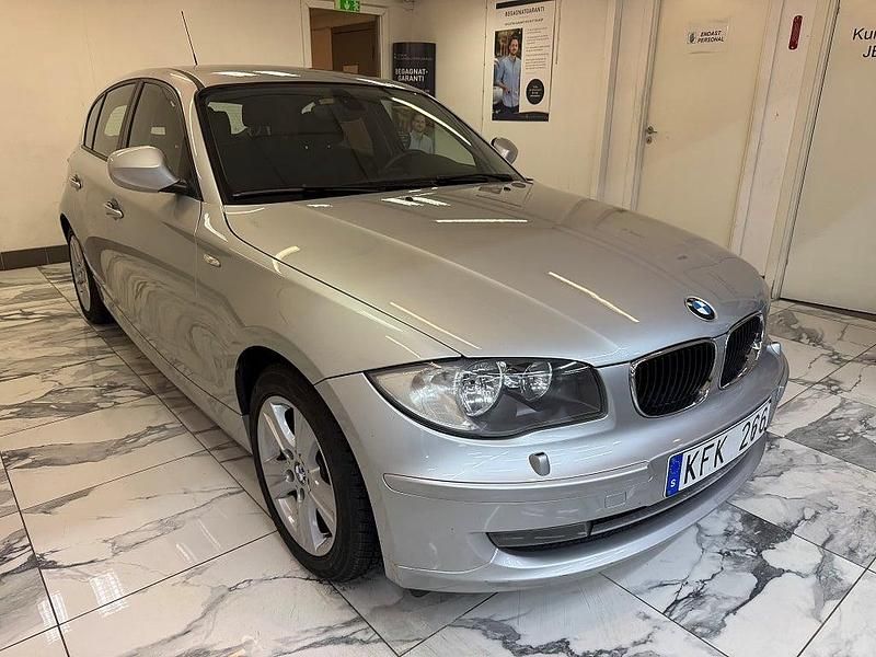 Begagnad BMW 118 Advantage 143 HK (105 kW) 2009 Grå Halvkombi