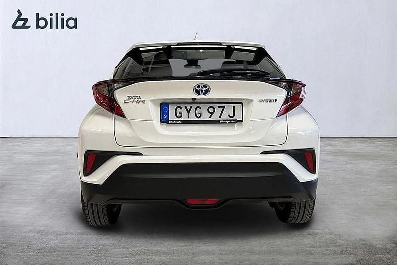 Begagnad Toyota C-HR Active 124 HK (91 kW) 2019 Vit SUV