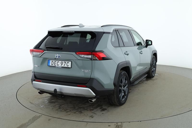 Begagnad Toyota RAV4 Hybrid 224 HK (164 kW) 2022 Grön SUV