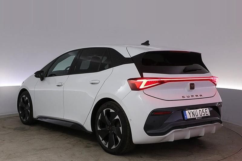 Begagnad Cupra Born 169 kW (231 HK) 2023 Vit Halvkombi
