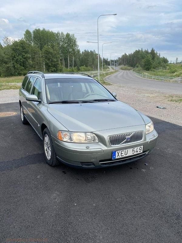 Ljusgrön Begagnad 2005 Volvo V70 Business Edition Kombi | 34 900 kr (Marknadspris) - Bild 1/3