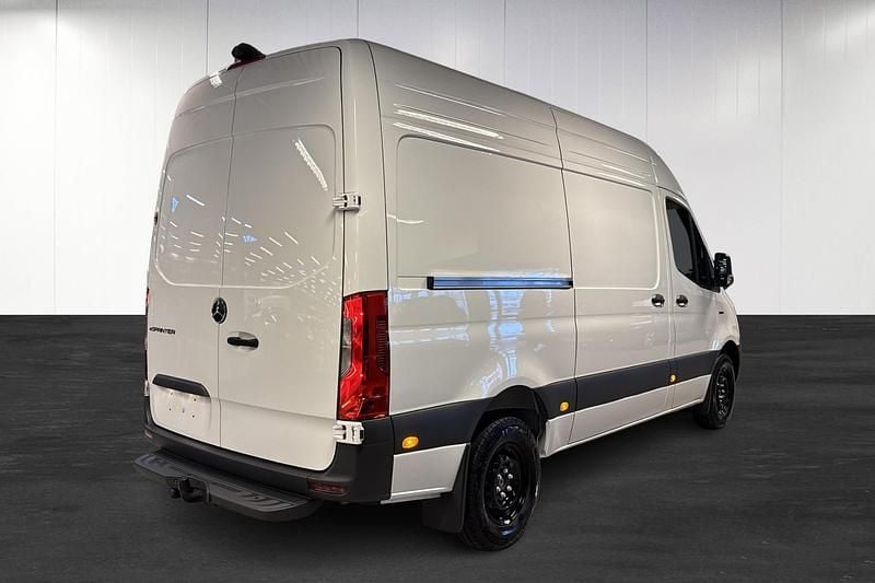 Begagnad Mercedes E-Sprinter 100 kW (136 HK) 2024 Van