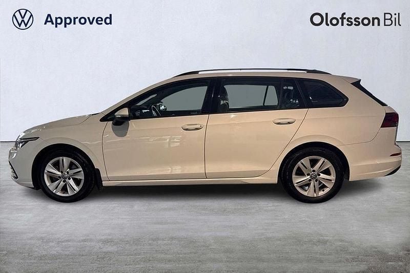 Vit Begagnad 2021 VW Golf VIII Kombi | 229 900 kr (Bra pris) - Bild 1/3