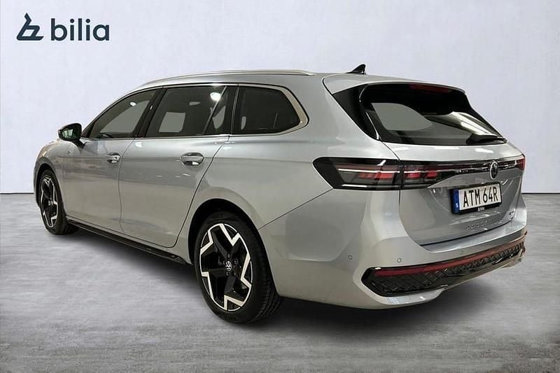 Begagnad VW Passat R-line 196 HK (144 kW) 2024 Silver Kombi