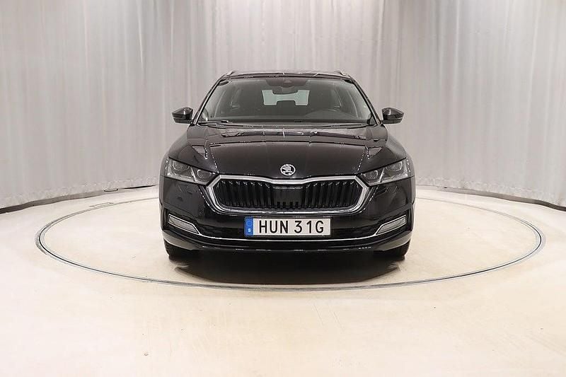 Begagnad Skoda Octavia Style 150 HK (110 kW) 2024 Black magic pärleffekt me Kombi