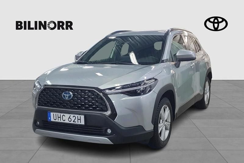 Begagnad Toyota Corolla Cross Style 200 HK (147 kW) 2023 Silver SUV
