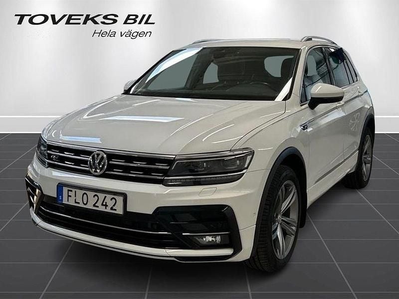 Vit Begagnad 2018 VW Tiguan R-line SUV | 239 800 kr (Marknadspris) - Bild 1/4