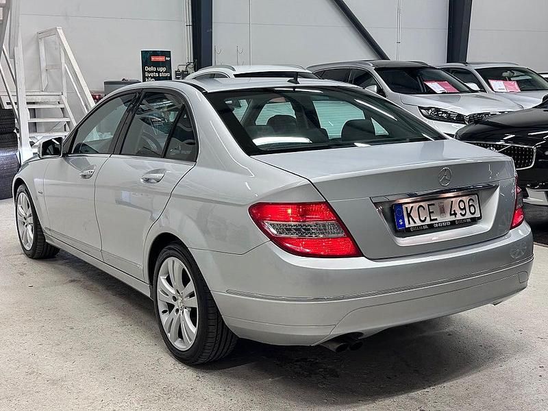 Begagnad Mercedes C180 Avantgarde 156 HK (114 kW) 2009 Silver Sedan