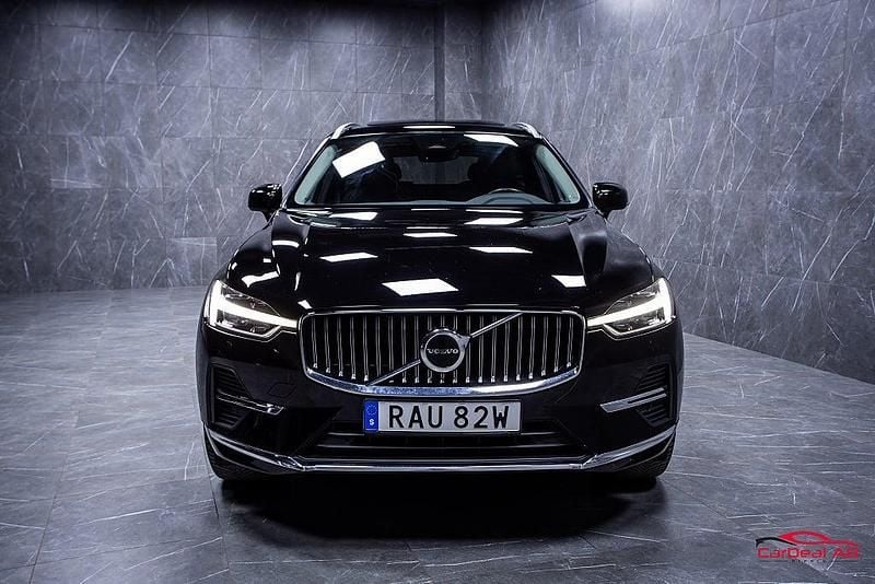 Begagnad Volvo XC60 Core 350 HK (257 kW) 2023 Svart SUV