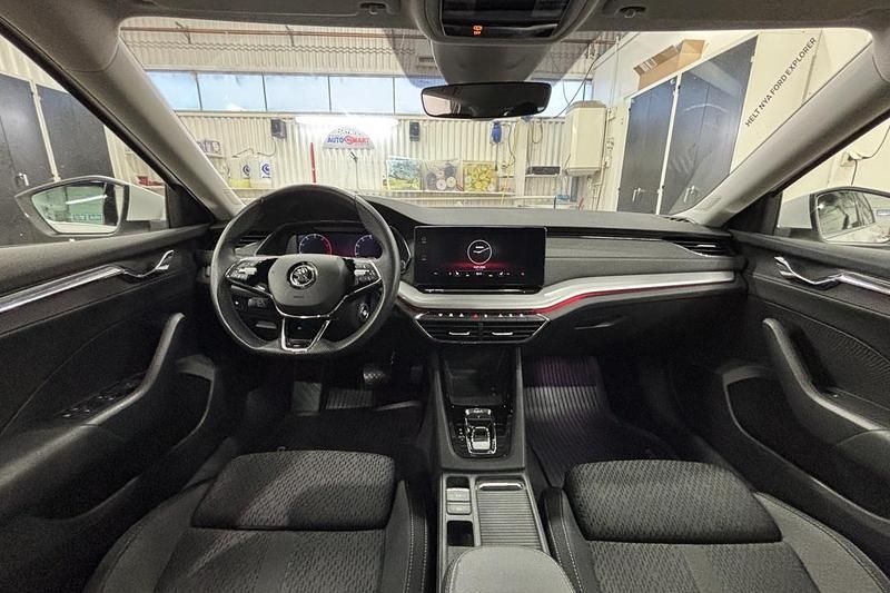 Begagnad Skoda Octavia 151 HK (111 kW) 2023 Vit Kombi