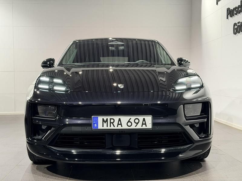 Begagnad Porsche Macan Turbo 469 kW (639 HK) 2024 Svart SUV
