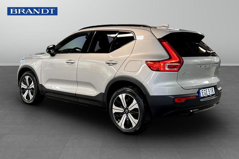 Begagnad Volvo XC40 Single Motor 175 kW (238 HK) 2023 Silver SUV