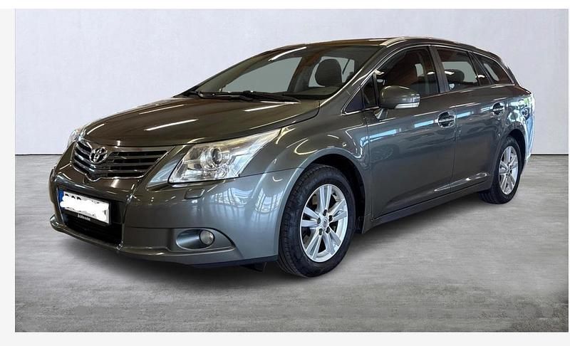 Grön Begagnad 2010 Toyota Avensis Business Edition Kombi | 64 999 kr (Marknadspris) - Bild 1/4