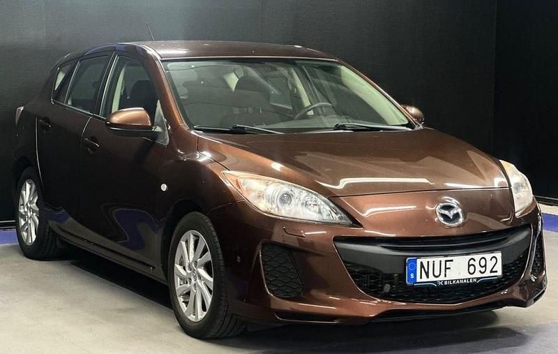Begagnad Mazda 3 Inclusive 116 HK (85 kW) 2011 Brun Halvkombi