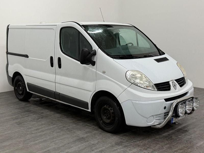 Vit Begagnad 2011 Renault Trafic Van | 59 000 kr (Marknadspris) - Bild 1/4