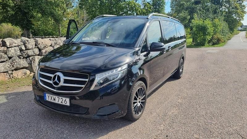 Svart Begagnad 2019 Mercedes V250 Avantgarde Minibuss | 319 000 kr - Bild 1/4