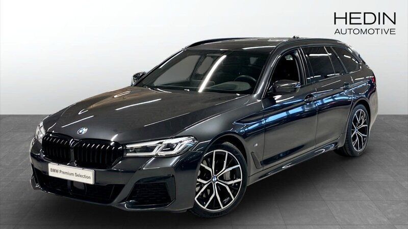 Grå (grey) Begagnad 2024 BMW 530 Comfort Edition Kombi | 664 700 kr - Bild 1/4