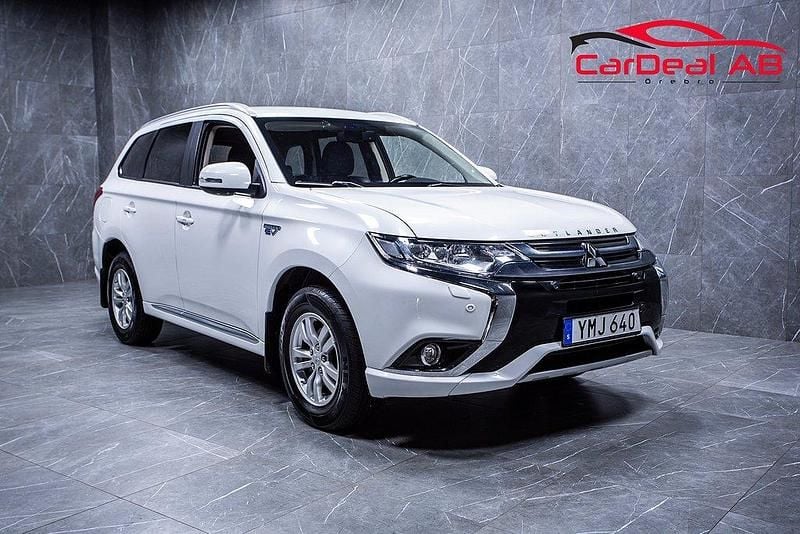 Vit Begagnad 2017 Mitsubishi Outlander P-HEV Edition SUV | 158 800 kr (Bra pris) - Bild 1/4